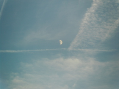 Loudá se půlměsíc, loudá se oblohou...