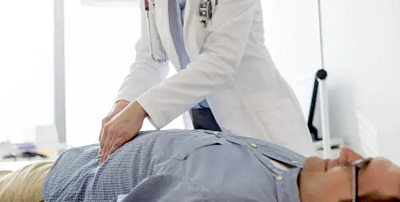 Po svátcích končí řada lidí v péči gastroenterologů
