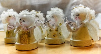 Kterou koledu asi zpívají?  *