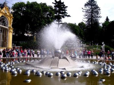 Krásná a úžasná Zpívající fontána v M.L.