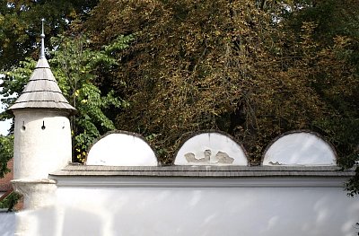 cast-venkovni-zamecke-zdi.jpg