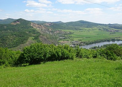 dsc00146-bezejmenna-vyhlidka-z-louky.jpg