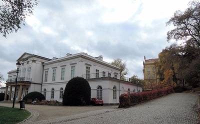dscn0445-letohradek-kinskych-v-pllne-krase-cely.jpg
