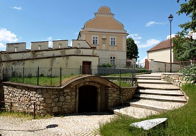 fara-s-casti-hradeb.jpg