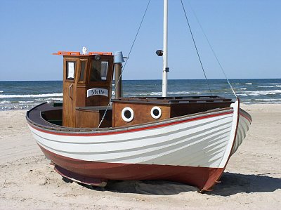 fishing-boat-49523-1280.jpg