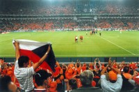 Oranžové moře holandských fandů