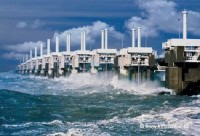 Nizozemské hráze proti bouřlivímu moři