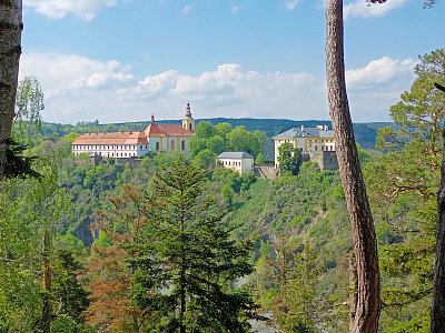 Hrad a zámek