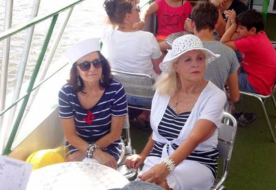 kapitanka-dohlizi-na-zdar-plavby.jpg