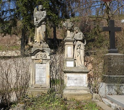 krnsko-nahrobky.jpg