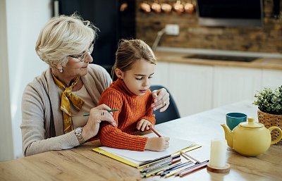 Chůva vyššího věku je žádané, nedostatkové zboží
