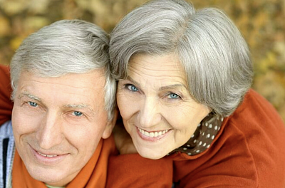 Hledám mladšího muže. Tato věta už dávno není na seznamkách tabu