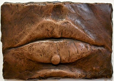 marie-c.-1-bronzovy-relief-2025.jpg