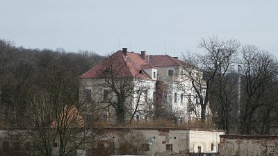 Nefunkční zámek v Křemýži