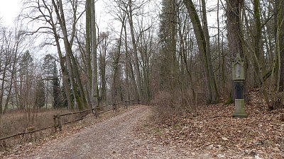 Cesta k řece