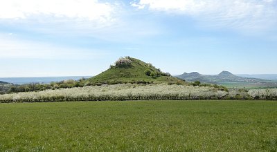 p1500759-kamyk-a-sady.jpg