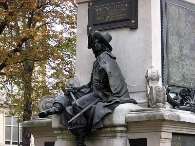 pomnik-dumasovi-a-jeho-musketyrum.jpg