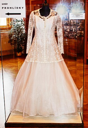 saty-jarmily-novotne-z-opery-la-traviata.jpg