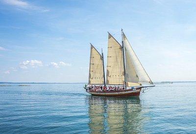 ship-952292-1280.jpg