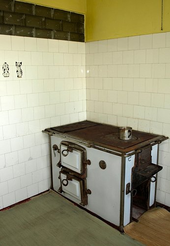 v-kuchyni-zustala-pouze-kamna.jpg