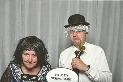 Veselá fotogafie na svatbě vnuka - já s nejmladším synem