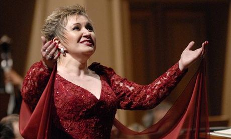 Diva Eva Urbanová okouzlí
poutníky na hradě Grabštejn